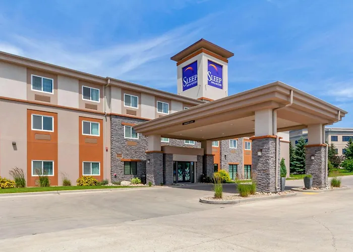 Hotel near College: Sleep Inn & Suites Bismarck I-94